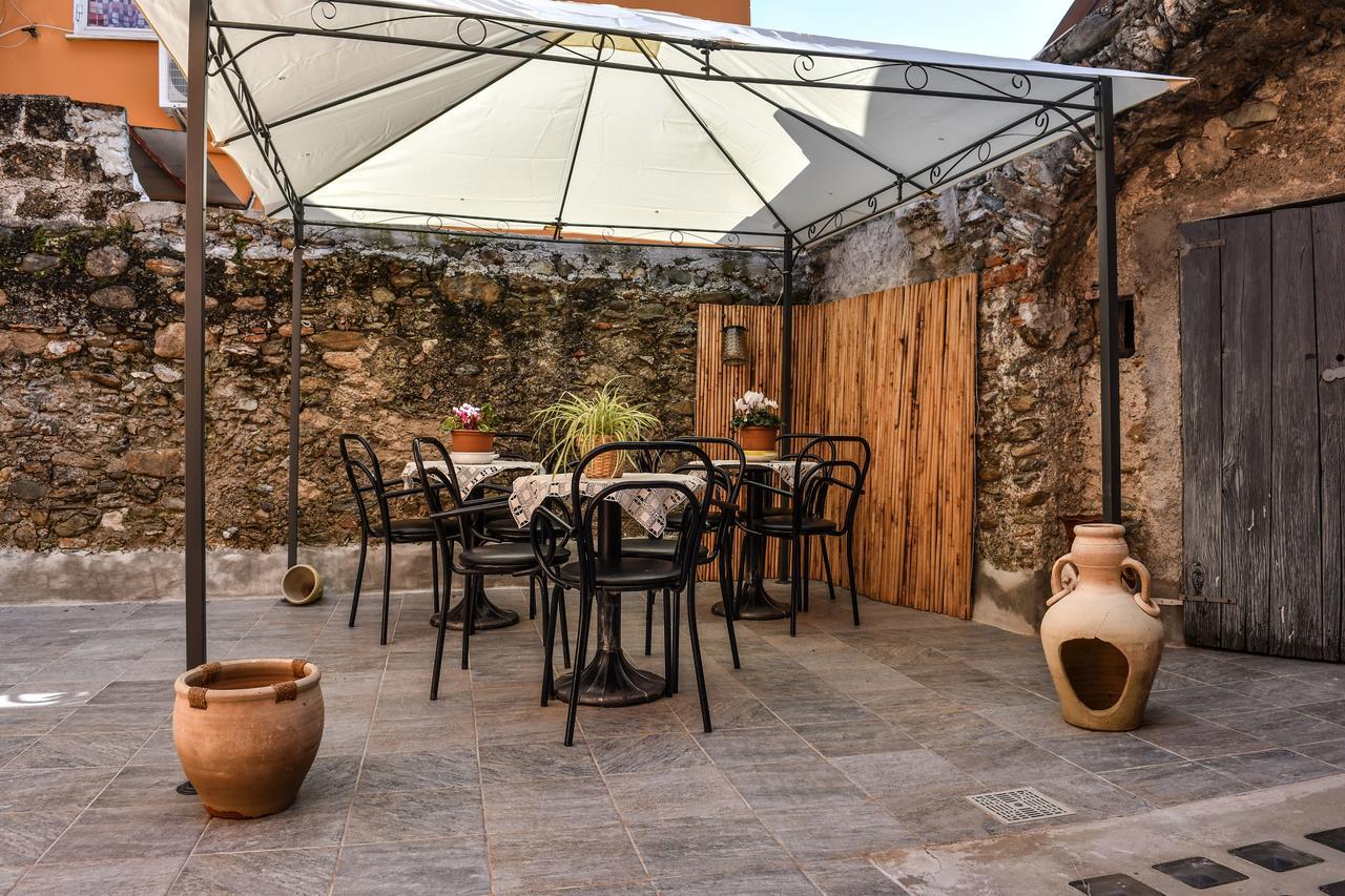 La Terra Di Mingo Bed and Breakfast Vado Ligure Εξωτερικό φωτογραφία